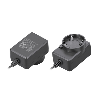 Bom preço. Adaptador de energia de montagem de parede de plástico branco / preto sobre proteção de corrente on-line