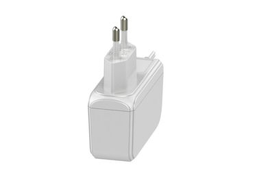 Bom preço. Adaptador universal de uma alimentação CA de 12 volts com 1500ma Output/18W/branco/preto on-line