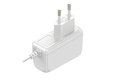 Bom preço. adaptador do poder da montagem da parede da C.A. de 12V 2A, adaptador branco do poder do interruptor 2000ma on-line