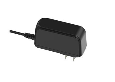 Bom preço. 12 volts de adaptador universal 1A da alimentação CA - 1.5A com a tomada dos E.U. para America do Norte on-line